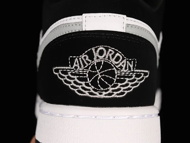 All categories Air Jordan Jordan series basketball shoes Air Jordan 1 Low Air Jordan 1 Low "New Emerald" AJ1 Joe 1 black and white gray 552780-018